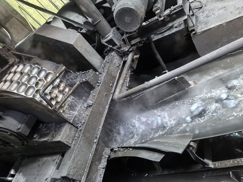Analysis and treatment measures of electrode paste self-baking electrode accident in calcium carbide furnace